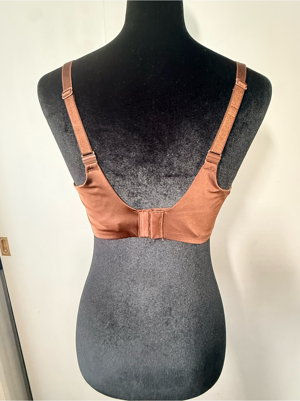 Victorias secret So Obsessed smooth wireless push-up bra. - Picture 2 of 5